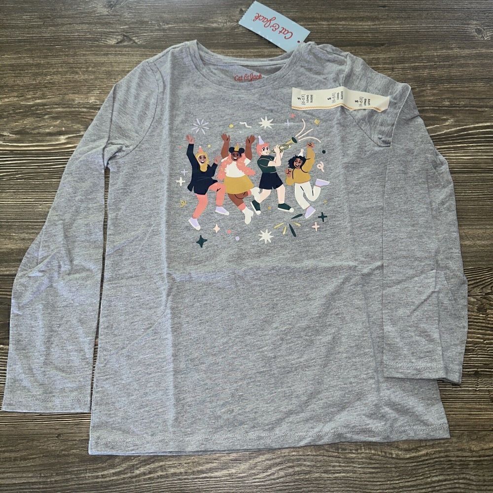 Cat & Jack Girl’s Celebrate Long Sleeve Graphic T-Shirt Gray Size Small. NWT. U